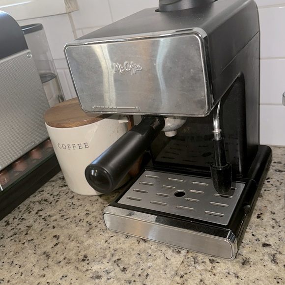 Mr Coffee espresso and cappuccino maker with milk steamer - Picture 8 of 11